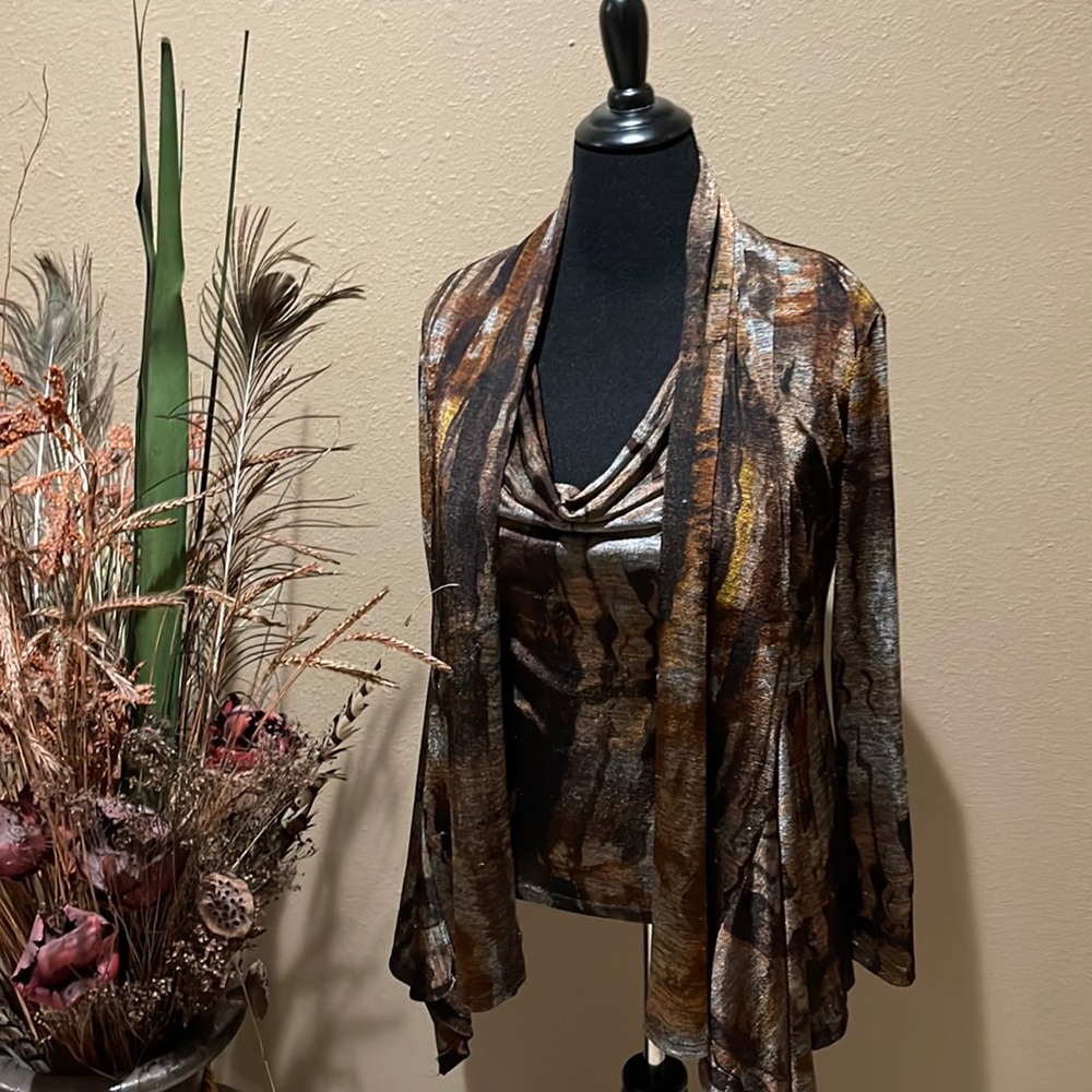 Ciara Sun Woo. Abstract design tunic & matching tee. Medium
